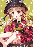 1draw_roid 1girl 6 bangs barefoot black_headwear blonde_hair bowl bowl_hat cosplay d dotted_background eyebrows_visible_through_hair frilled_kimono frills green_background hat highres holding holding_mallet holding_sword holding_weapon japanese_clothes kimono lolibooru long_sleeves looking_at_viewer mallet medium_hair miracle_mallet moriya_suwako needle_sword open_mouth red_kimono ruu_(tksymkw) safe sash sidelocks sitting smile solo sukuna_shinmyoumaru sukuna_shinmyoumaru_(cosplay) sword touhou touhou_project weapon wide_sleeves yellow_eyes わんどろいど スターサファイア 四季映姫・ヤマザナドゥ 宮古芳香 射命丸文 朱鷺子 東方project 東方まとめ157 洩矢諏訪子 矢田寺成美 純狐 綿月豊姫 // 1000x1400 // 1013.9KB